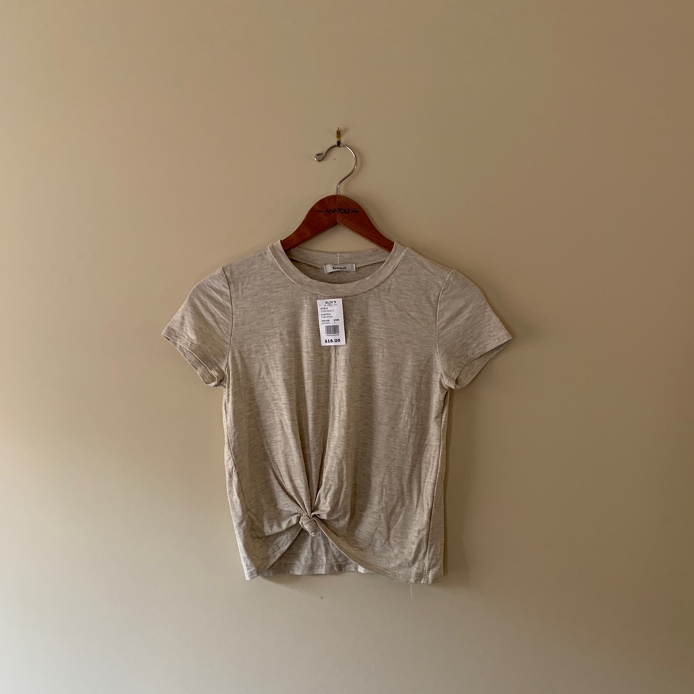 NWT Knot Top